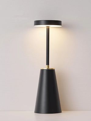 Металлическая ночная лампа для кровати Беспроводная зарядная настольная лампа для декорации спальни